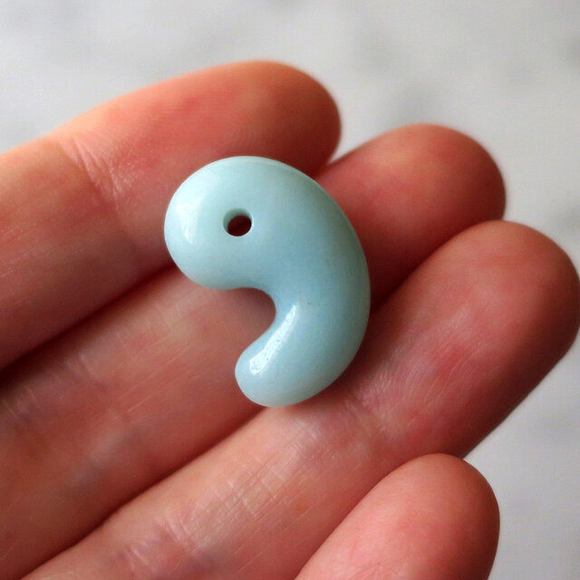 アマゾナイト 勾玉 20mm ペルー産 天然石 コレクション ギフト