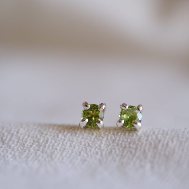 誕生石ピアス peridot