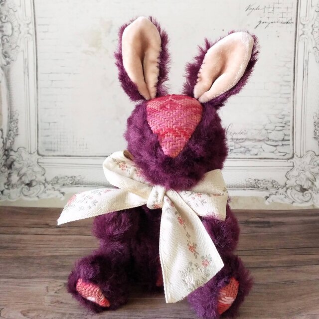 こぎんのうさぎM　総刺しこぎんウサギ：秋の薔薇園