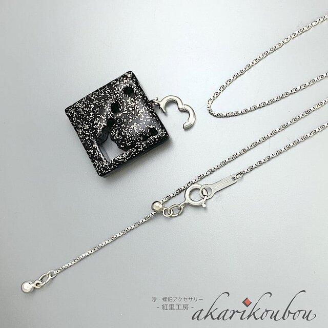 蒔絵ペンダント 純金蒔絵 銀蒔絵 睡蓮 角型 螺鈿 漆アクセサリー：金沢