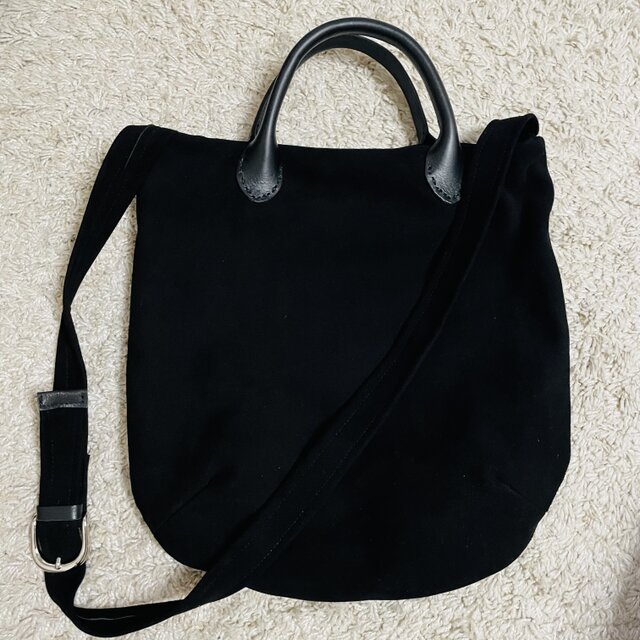 ラムスエードの２ウェイショルダーバッグ　ブラック