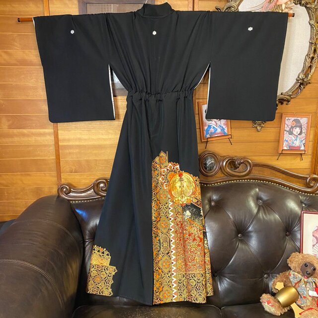 黒留袖 着物 リメイク ワンピース ロングドレス 和洋折衷 洗える 化繊 ハンドメイド レトロ 古着 漆黒に金霞、飛鶴が舞う。 TKW-80 黒留袖 着物 リメイク ワンピース ロングドレス 和洋折衷 洗える 化繊