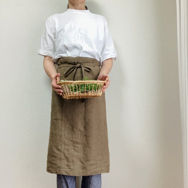 洗いこまれた自然な風合いのソムリエエプロン　ベルギーリネン２５番手　モカ