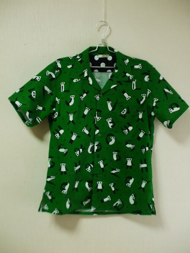 【ラスト１】メンズLサイズ　緑色地×パンダ柄　オープンカラー　半袖シャツ　綿100％