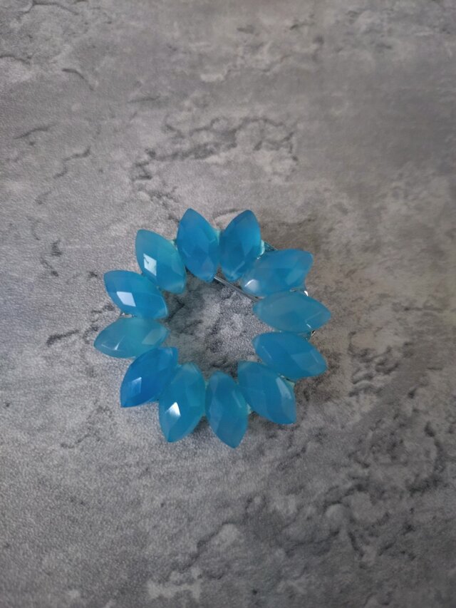 超【ブルーカルセドニー】のサークルブローチ