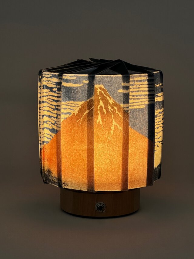 赤富士イメージの4面ランプ 折灯り -HOKUSAI (赤富士)- | iichi 日々の暮らしを心地よくする