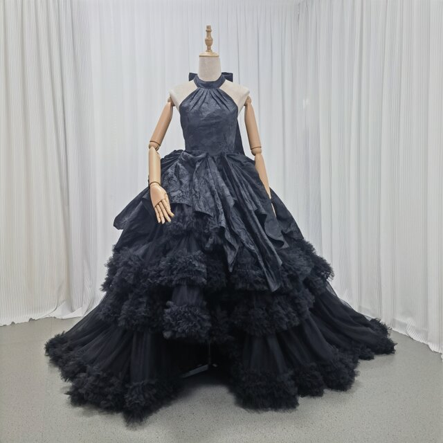 カラードレス ブラック ホルターネック 背中見せ リボントレーン ボリュームドレス ジャガード生地 花嫁
