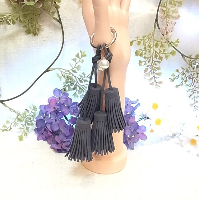 バッグチャーム ミニタッセル パール キーリング キーホルダー グレー