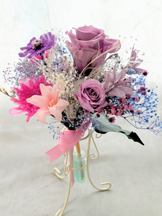 プリザーブドフラワーラベンダーとフローラルな香り漂うフレグランス