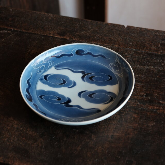芸術的な雲の絵付け◇伊万里 染付中皿 骨董・antiques 器 丁寧な暮らし
