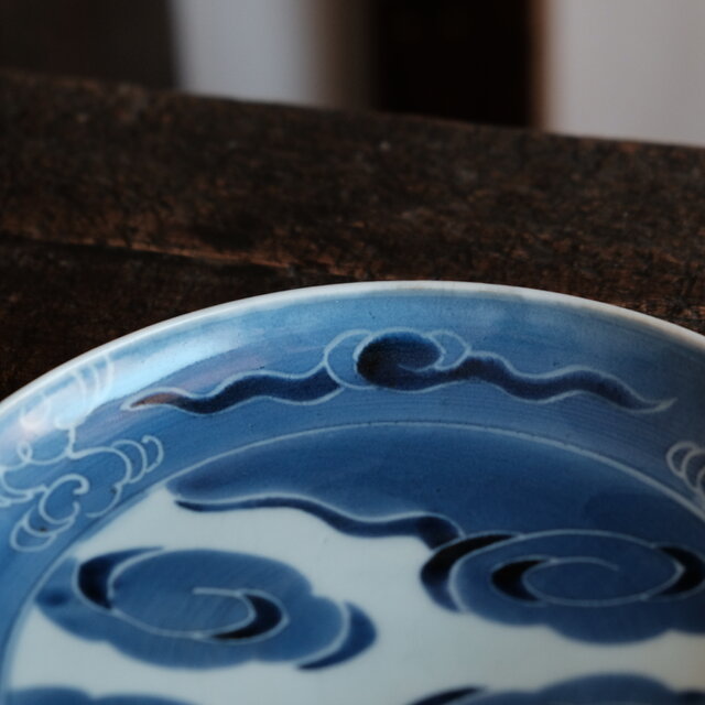 古伊万里江戸明治初期焼き中皿骨董品レア物 青い風景と鶏の絵柄の陶器皿 骨董品 明治時代 古伊万里焼 染付 印判イゲ皿 青花鳳凰 大皿 盛