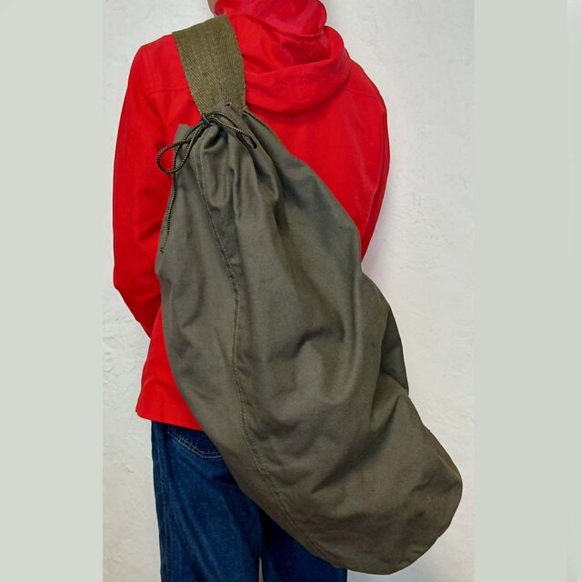 スウェーデン軍ダッフルショルダーバッグ ドイツ軍ベルト デッドストック 実物 １点もの