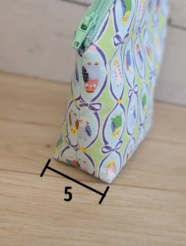 インコがいっぱいのまあるいお屋根のポーチ | iichi 日々の暮らしを