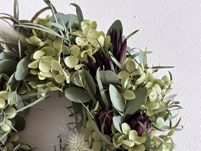 ユーカリとアナベルのリース(リューカデンドロン) | iichi 日々の