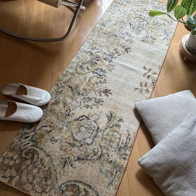54×165 ロングランナーラグ ベージュボタニカル トルコ