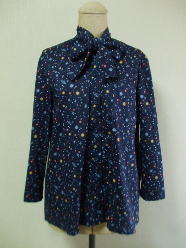 【ラスト１】リバティタナローン　ニコ(Niko)　ボータイ9分丈袖ブラウス　Ｍ～Lサイズ