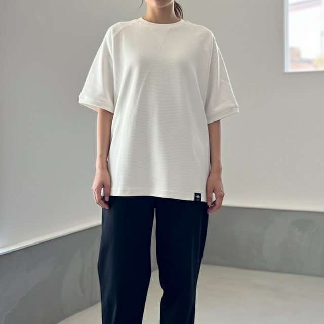 『2025秋♪新作』【ユニセックス】サイドスリット ガゼット付 ラグランスリーブ ビッグシルエットTシャツ【ホワイト】