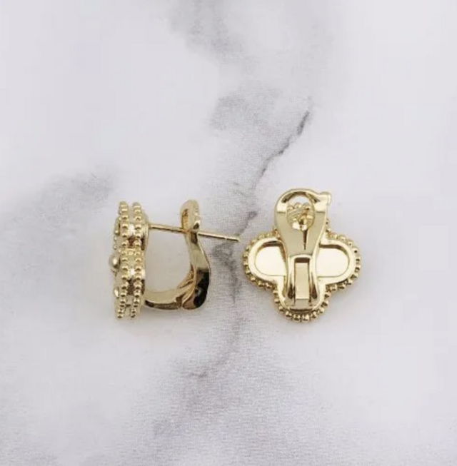 幸せのクローバーピアス 15mm（ゴールド）【高品質！送料無料！当日