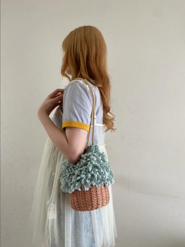 【1点在庫あり】「ブルー」籐とかぎ針編みのバッグMeggBag poche /かごバッグ