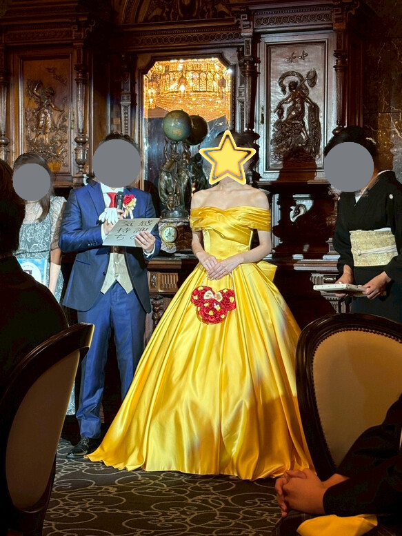 実例写真！カラードレス イエロー オフショルダー 光沢サテン