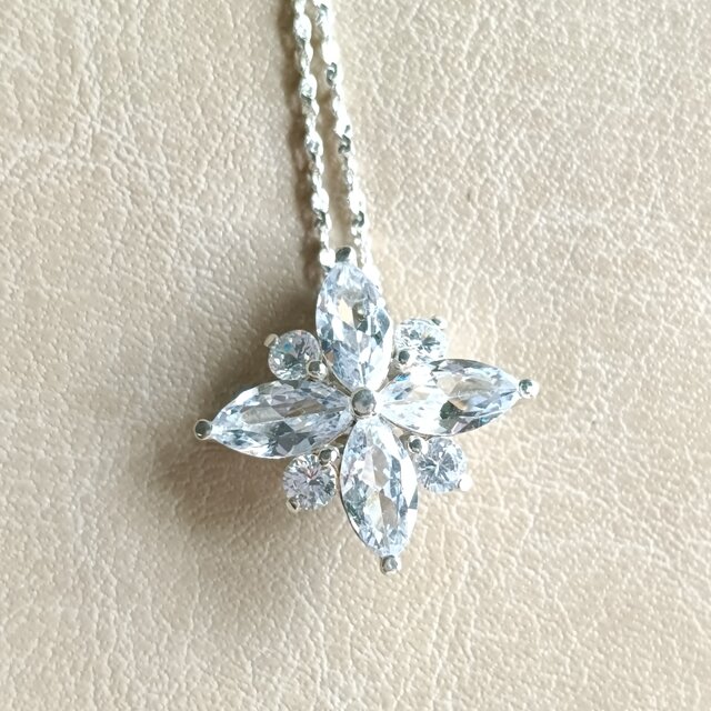 SV925］Hyouka -氷華- スノークリスタルネックレス 雪の結晶 冬