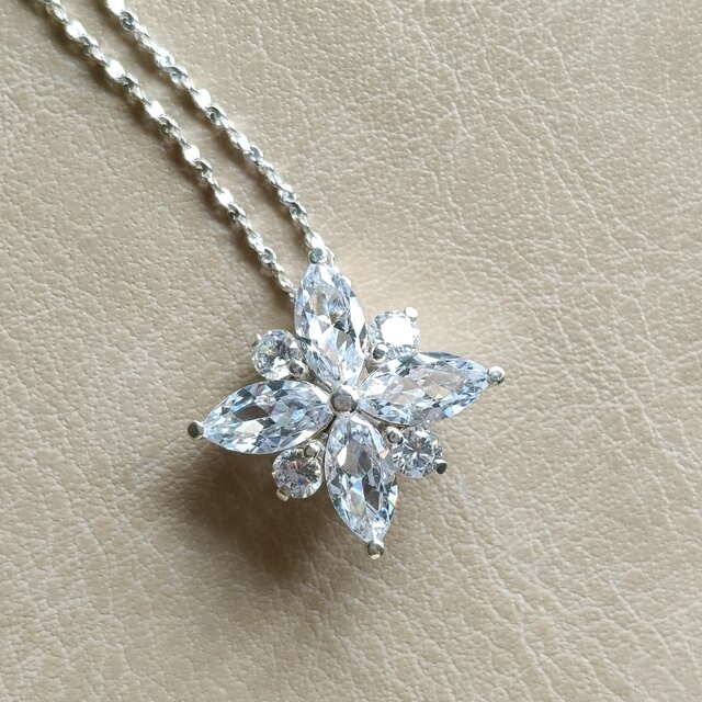 SV925］Hyouka -氷華- スノークリスタルネックレス 雪の結晶 冬
