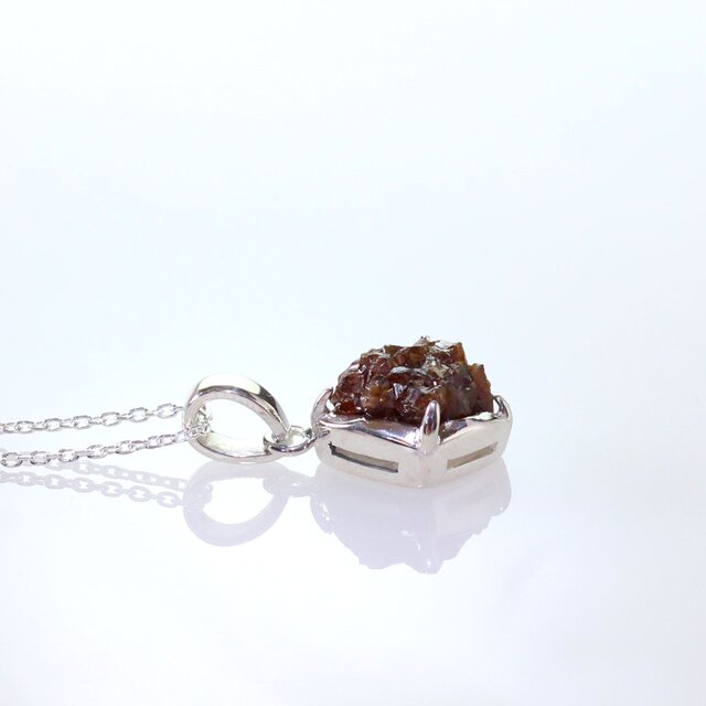 国産宝石》Sv925 レインボーガーネットペンダント 4.00ct | iichi 日々
