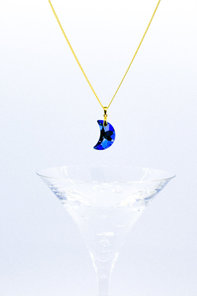 青の境界】クリスタルガラスのBlue Moonネックレス 金具の色が選べます