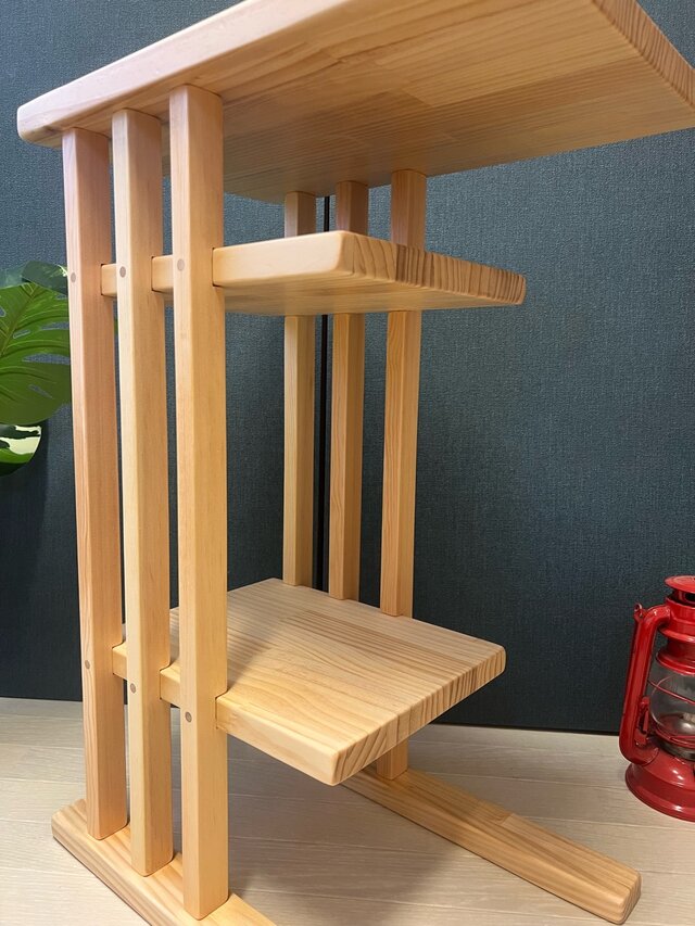 【送料無料】 サイドテーブル 格子形 棚付 45cm30cm パイン ナチュラル 在庫整理】 サイドテーブル 格子形 棚付 45cm30cm パイン ナチュラル