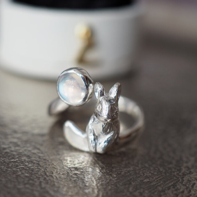 レインボームーンストーンいろどりうさぎリング | iichi 日々の暮らし