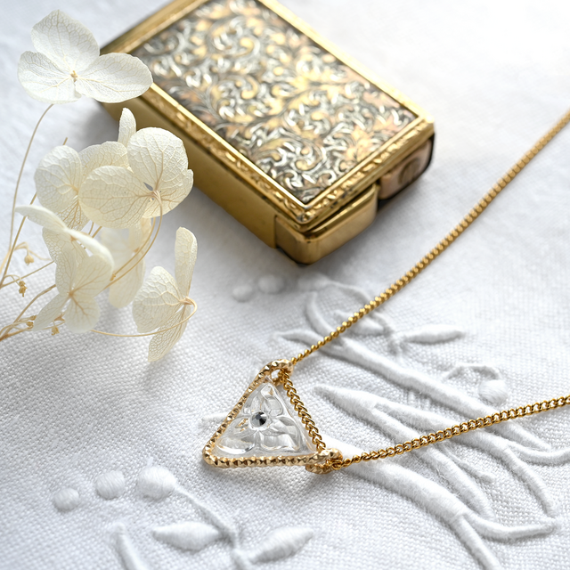 正規店購入 ILLUSORY ネックレス y2k クロス シルバー Back to the Y2K 各種海外シルバーアクセサリーブランド買取強化  あの時、色々なブランドがあった 名だたるデザイナー、デザインがあった シルバーアクセサリーの中古専門店として 今を生きる皆様に伝えたいものが ... 正規店購入 ILLUSORY 花モチーフ ネックレス