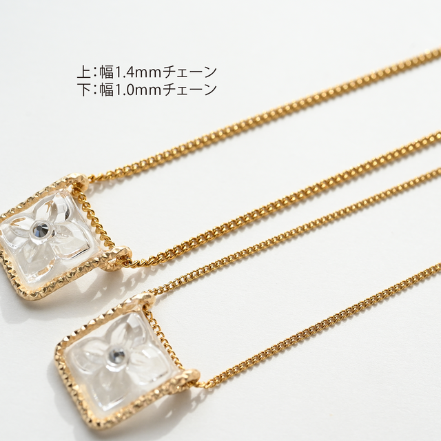 ヴィンテージガラスの透明な花ネックレス［Cトライアングル・ゴールド