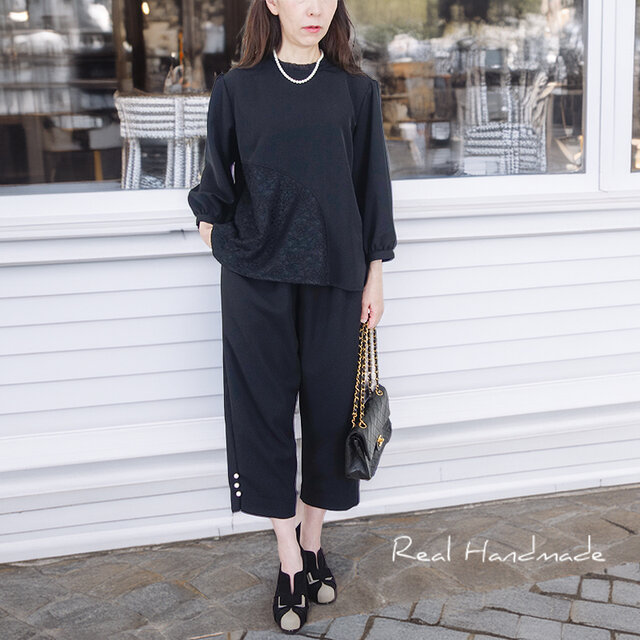 予約販売] ブラックジョーゼット・スリット＆パールボタンパンツ
