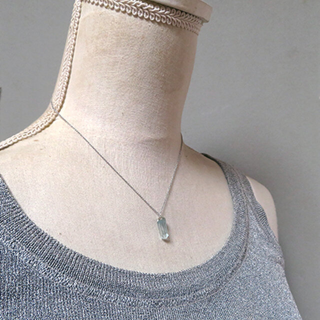 アクアマリン 原石ネックレス gn134 | iichi 日々の暮らしを心地よく