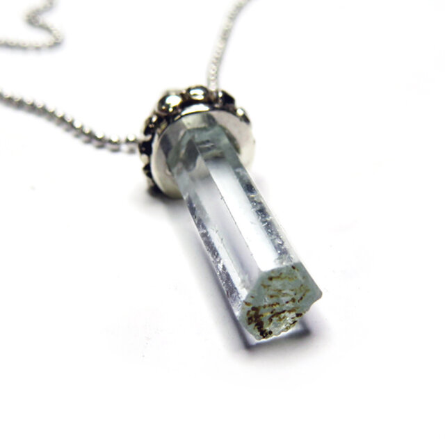 アクアマリン 原石ネックレス gn119 | iichi 日々の暮らしを心地よく