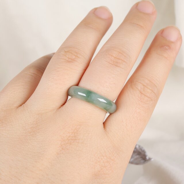 翡翠のくりぬきリング 13号 | iichi 日々の暮らしを心地よくする