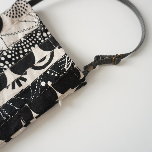 ポシェット モノトーン | iichi 日々の暮らしを心地よくする