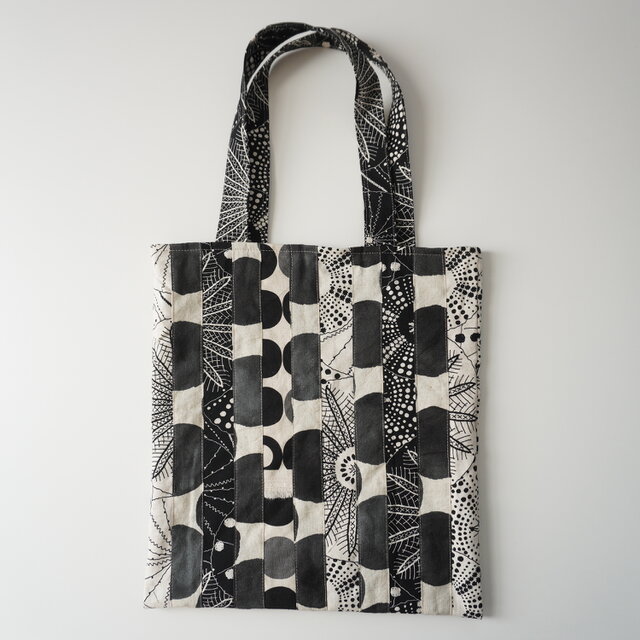 フラットトートバッグ　肩かけタイプ　モノトーン