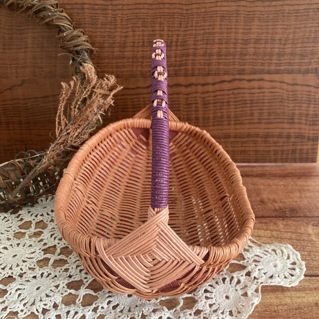 ネイティブアメリカンの伝統的なお守り、ゴットアイのクラフトバンド製