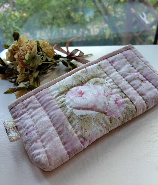 ふんわり♡サクラ色のパッチワークポーチ