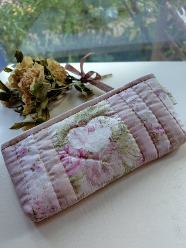 ふんわり♡サクラ色のパッチワークポーチ | iichi 日々の暮らしを