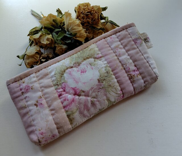 ふんわり♡サクラ色のパッチワークポーチ | iichi 日々の暮らしを