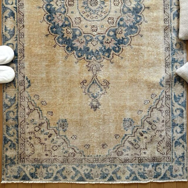 105×206ベージュ×ブルー　メダリオン　擦れシャビー　トルコヴィンテージラグ 105×206 ベージュ×ブルー メダリオン 擦れシャビー トルコ