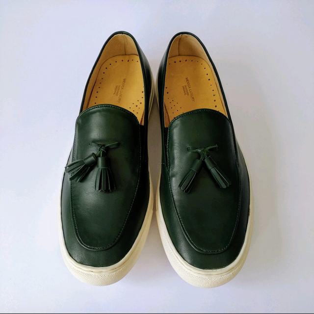 本革タッセルローファースニーカー　グリーン　丈夫で柔らかいレザー