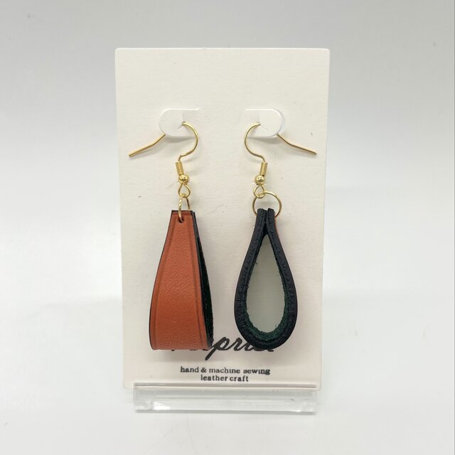 ハンドメイドピアス　No.1526 レザードロップピアス（ハンドメイド／サージカルステンレス／本革