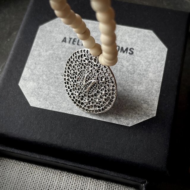 embroidery lace necklace／リバーストーン | iichi 日々の暮らしを