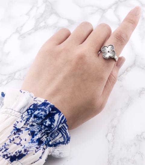 幸せのクローバーリング 15mm（シルバー）【高品質！送料無料！当日発送！】