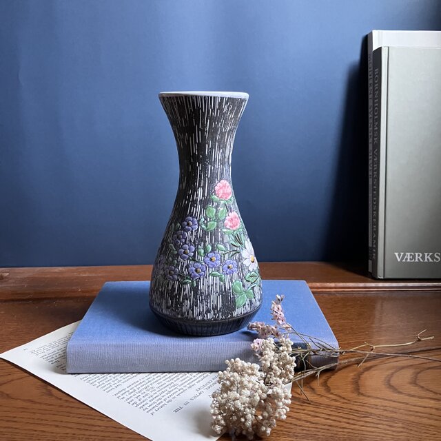 野花の小ぶりの花瓶＊北欧／Tällberg Keramik | iichi 日々の