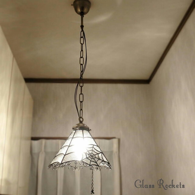 蜘蛛の巣ランプ ステンドグラス 照明 ペンダント クモ