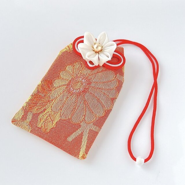 華やぎ菊｜金襴のお守り袋（縁起物・つまみ細工／元巫女が仕立てる